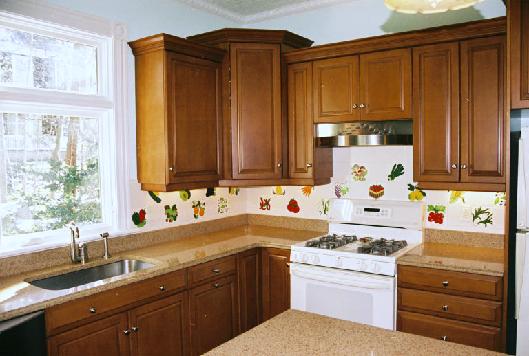 BACKSPLASH TILES ARE A COLORFUL ADDITION TO ANY KITCHEN